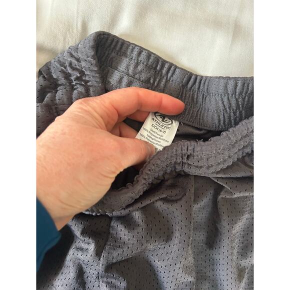 Starter and athletic works shorts size 6-7 - Picture 4 of 6